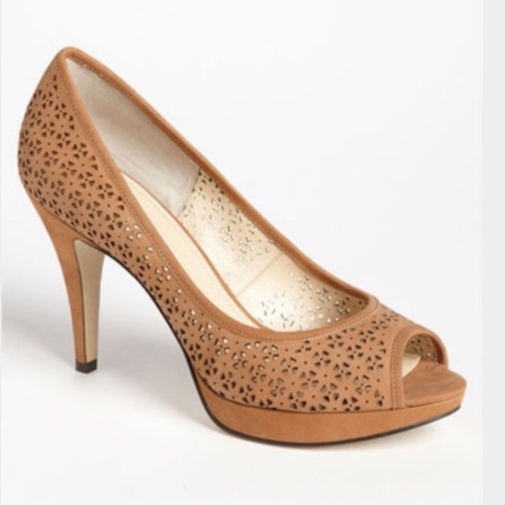 Enzo Angiolini peep toe heels cute cutout details